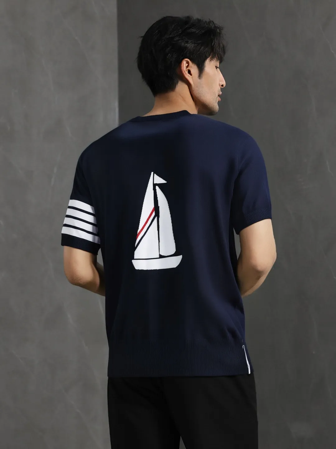 ：M 31（TB T ） THOM BROWNE TB T Classic Breathable Authentic Quality + Authentic + Same Style Size：1/2/3/4 ：White/Black/Navy Blue/Light Gray